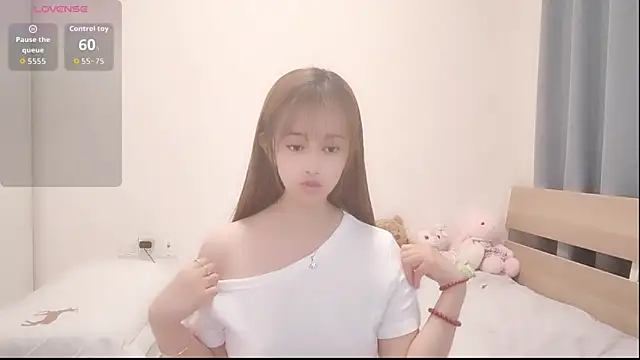 inlkitte-sweet online show from May 11, 2:45 pm