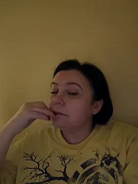 EmmaEmmy40 online show from May 6, 7:29 pm