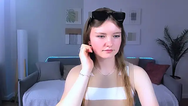 LookEva online show from June 24, 11:20 am