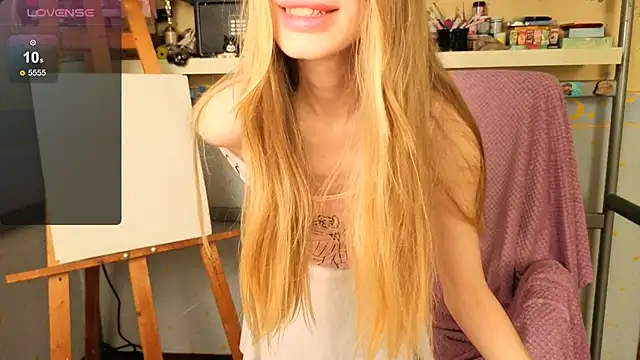 MiaMooonn online show from May 11, 9:44 am