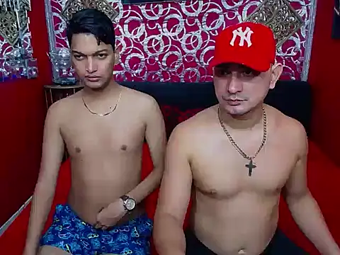 COUPLEFRIENDBAREBACK online show from May 6, 7:40 pm