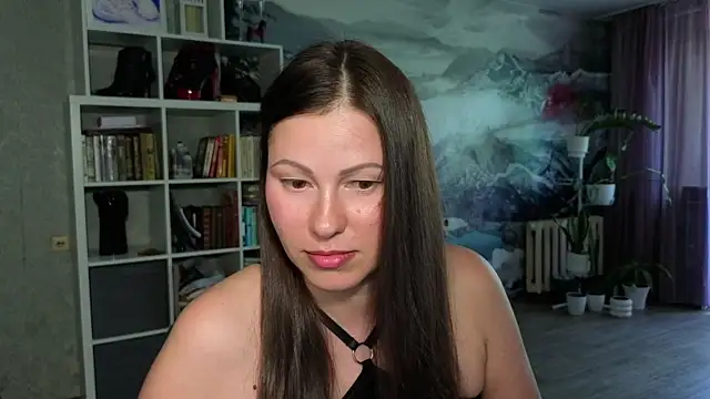 Dana-Queendom online show from June 6, 9:15 am