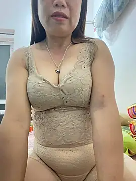  ILOVEYOU 2000 online show from May 5, 9:29 pm