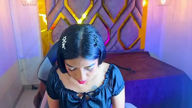 Ey Im simone  online show from May 11, 12:07 pm