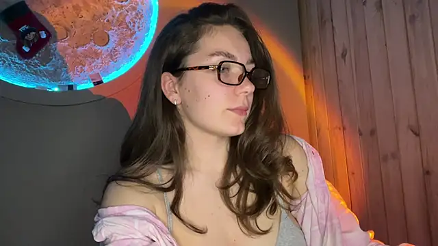 HoneyWithHeat1 online show from May 13, 7:52 pm