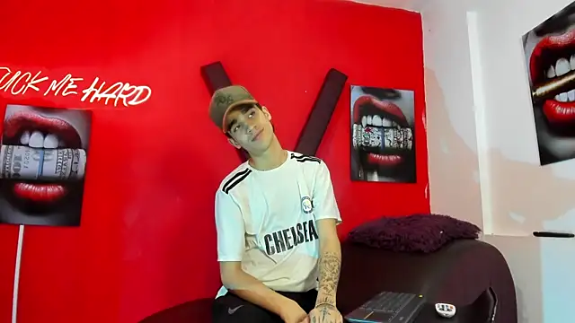 TWINKS BOYSX online show from June 18, 1:40 am