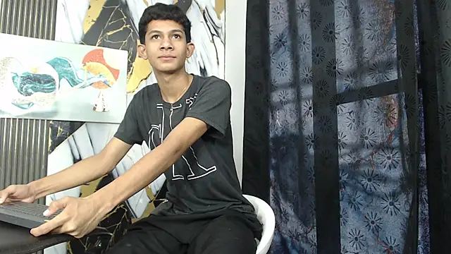 TWINKS BOYSX online show from June 11, 1:52 pm