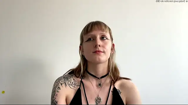 LaraLovely online show from May 21, 3:43 pm