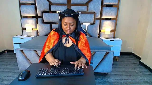 Rachell Carter online show from May 6, 6:06 am