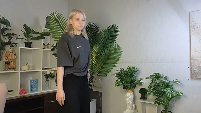 JenGinanni online show from May 8, 2:42 pm