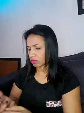 mell0102 online show from June 20, 1:03 pm