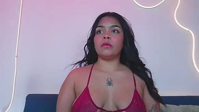 SaraShade online show from May 9, 9:28 pm