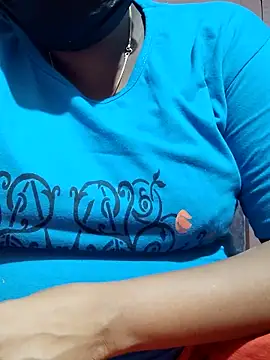 tamilkavitha123 online show from May 21, 3:43 pm