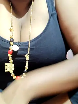 tamilkavitha123 online show from May 29, 8:12 am