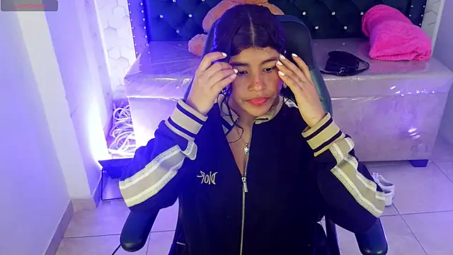 Mia kittie m online show from May 9, 8:44 pm