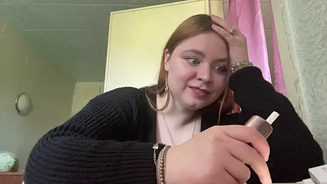 Violette Iguina online show from May 11, 8:38 am