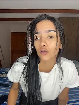 Melissa Rendon online show from June 13, 7:11 pm