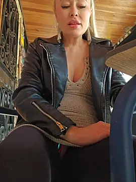 MILFBARBY online show from March 31, 8:58 am