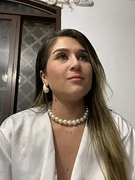 IsabelleMilan online show from June 27, 6:58 am