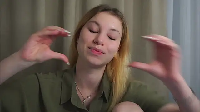Sairallyn online show from June 11, 10:50 pm