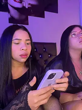 Cheerryloverss online show from May 22, 11:36 pm
