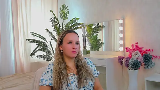 WanettaKager online show from May 15, 8:28 am