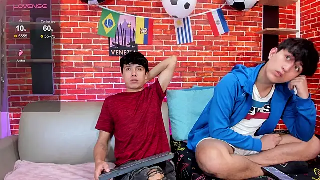 Hoot boyss  online show from June 26, 8:10 pm