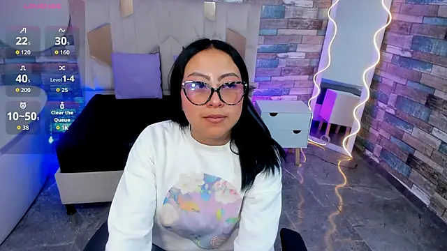 Amhira Tay online show from July 14, 7:29 pm