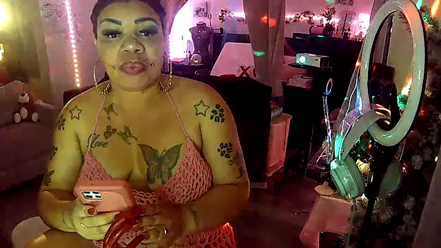 NailGoddessnow online show from April 26, 3:04 am