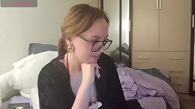 Felicia Miller  online show from May 30, 7:21 pm