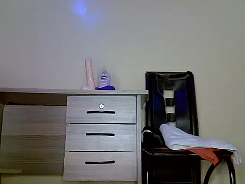 kiki8390 online show from June 5, 7:09 pm
