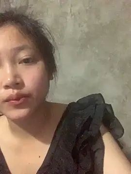 hinami-lo online show from May 18, 8:42 am
