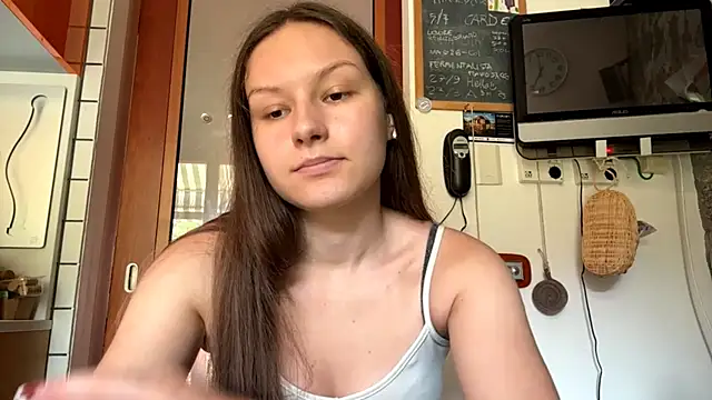 ShaylaChong online show from July 14, 10:21 am