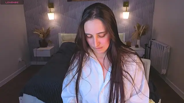 Elizabet Colllins online show from July 6, 3:03 pm