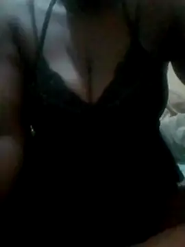 Queenielush online show from May 31, 8:32 pm