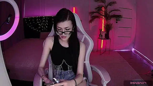 Ariella Me online show from June 1, 6:37 am