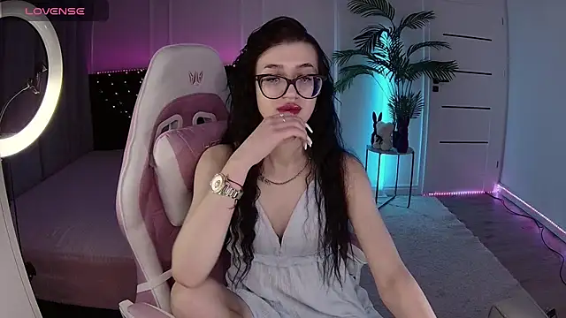 Ariella Me online show from May 28, 7:17 am