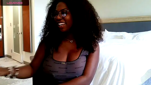 CyndyLouWho online show from July 9, 5:26 pm