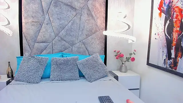 ZoeBrowns online show from May 30, 12:25 pm