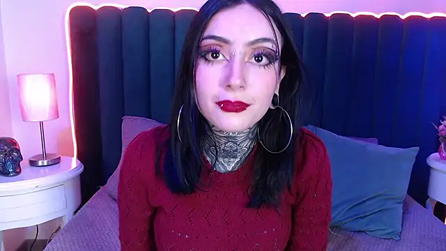 Scarleth Fg  online show from June 3, 11:10 pm