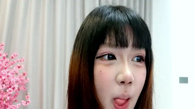 yan-0705 online show from May 27, 9:28 am