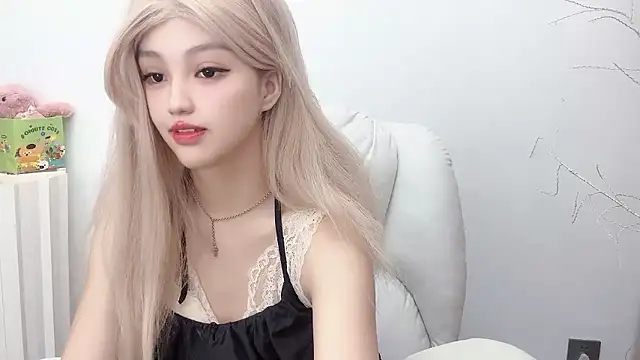 jiangjiang2005 online show from June 15, 6:19 pm