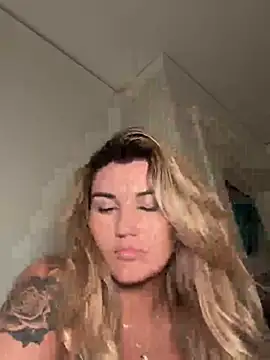 thebeachyblonde online show from July 14, 3:11 am