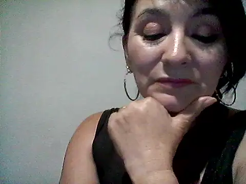 Anlly garcia002 online show from May 27, 1:57 am