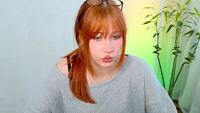 Fleur Fox online show from May 28, 9:29 am