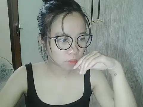 Nellid079 online show from July 18, 1:24 pm