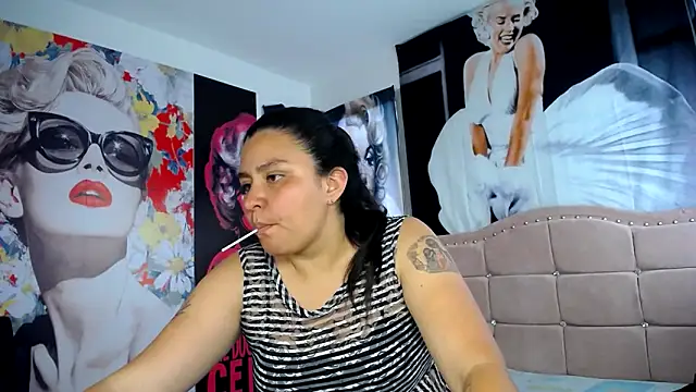 BaddieLuxe  online show from May 28, 1:09 pm