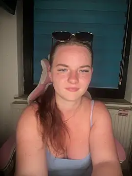 SecretSarah online show from May 26, 8:24 am