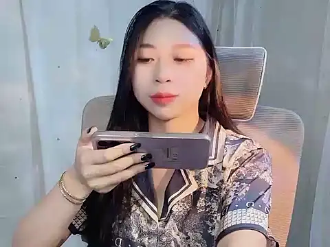 -Naomii  online show from June 27, 1:18 am