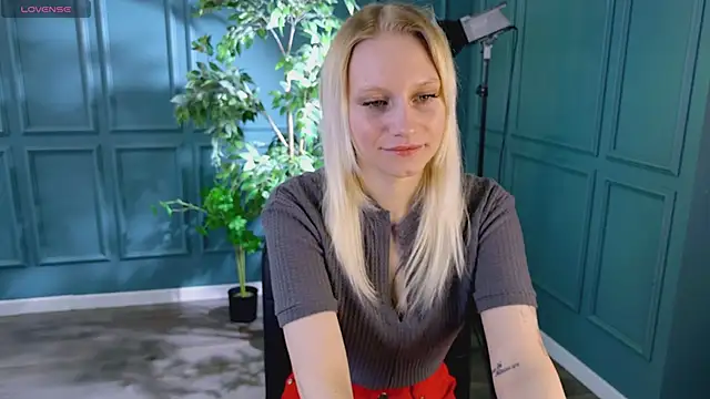 haleybooo online show from May 29, 6:11 am